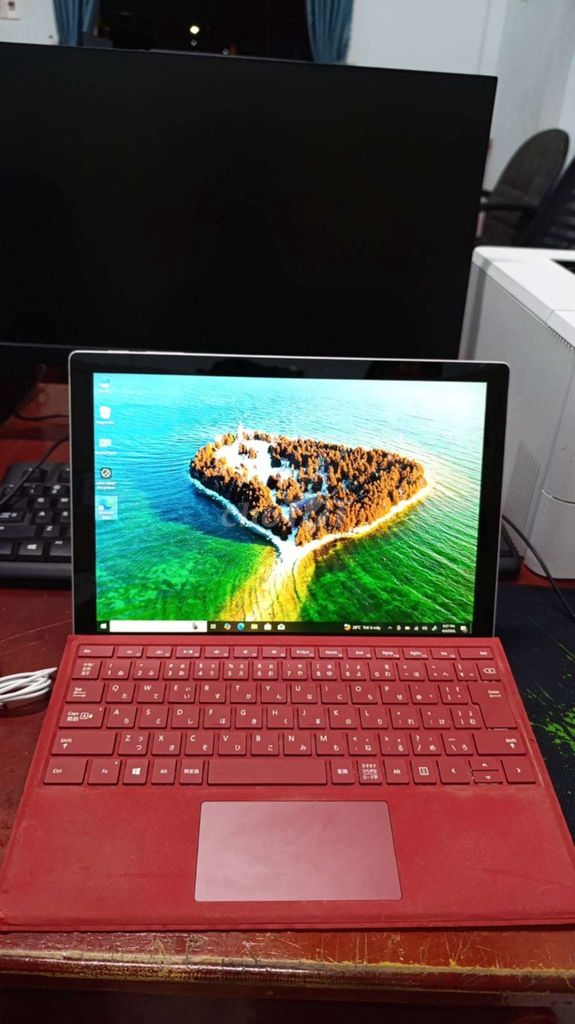 Microsoft Surface Pro 5 8GB/256GB. Mua bán Máy tính bảng tại Huyện Hàm Thuận Nam Bình Thuận được đăng bởi Phạm đồng hình 1