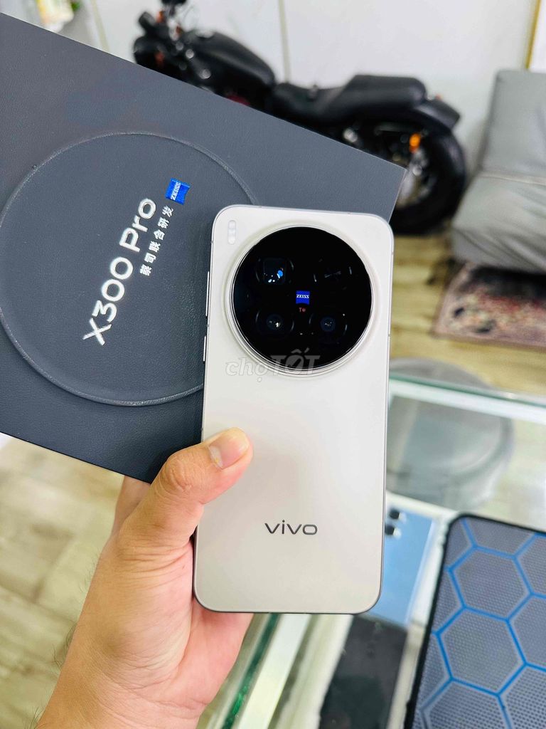Vivo X300 Pro 5G Fullbox Zin Keng. Mua bán Điện thoại tại Thành phố Tây Ninh Tây Ninh được đăng bởi Công Minh Mobile hình 1