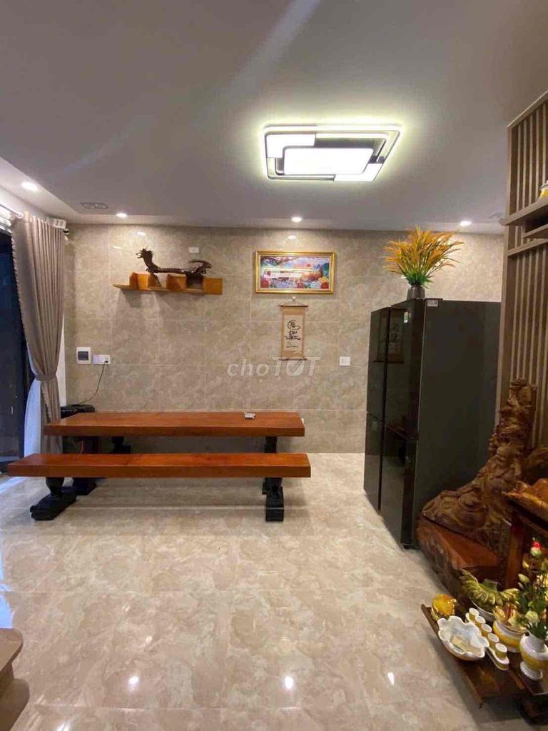 Furnished 2-bedroom house steps from Nguyễn Tất Thành beach — photo 4