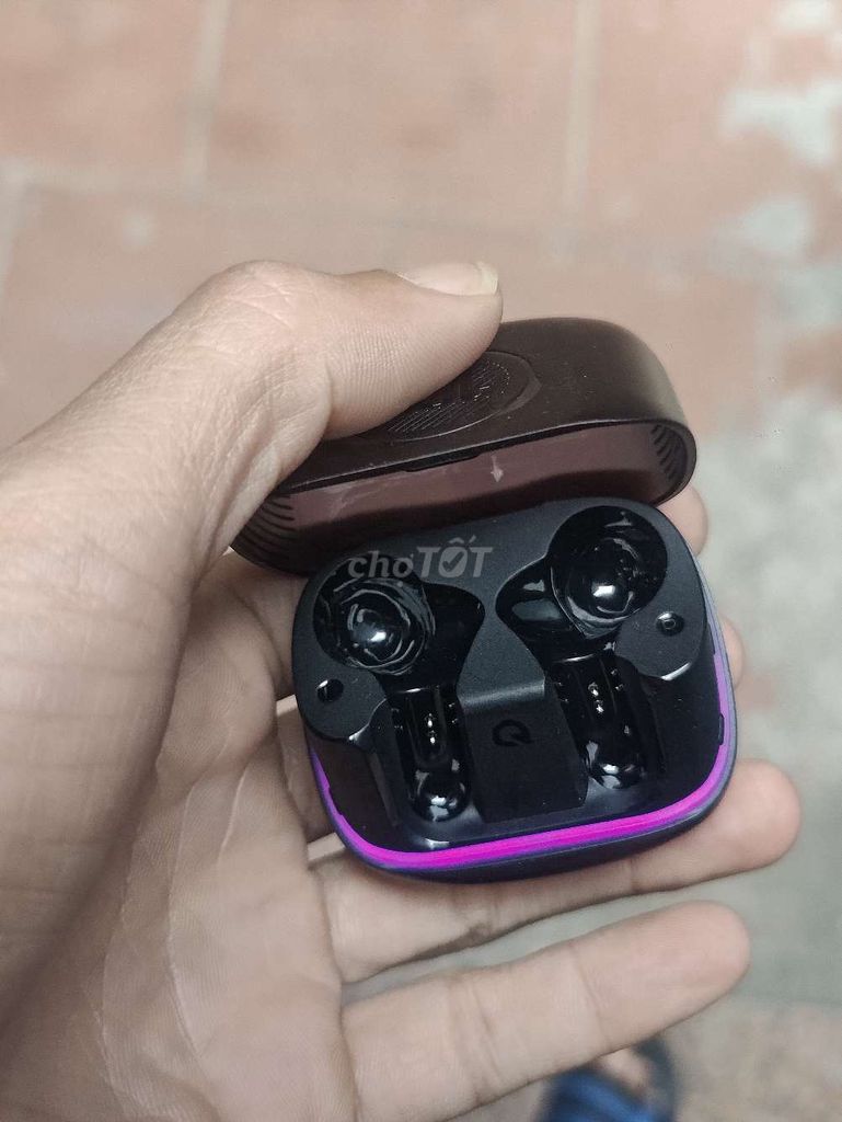 Tai nghe JBL Quantum Beam TWS Đen. Mua bán Tivi, Âm thanh tại Quận Hà Đông Hà Nội được đăng bởi Nguyễn Hữu Tùng  hình 1