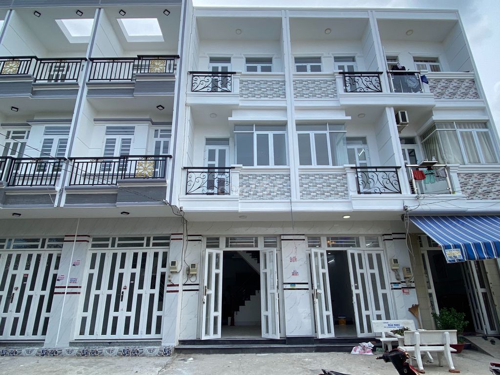 0907657687 - Nhà 2 Lầu DT 3,5 x 11m, đường Nguyễn Bình, 2.1 tỷ