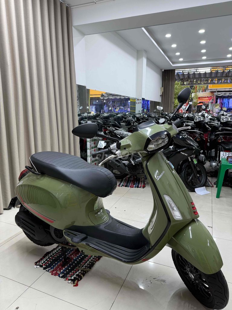 Vespa 125 siêu lướt vài ngàn km đẹp như bức tranh. Mua bán Xe máy tại Quận Thanh Khê Đà Nẵng được đăng bởi THẾ MẪN CHUYÊN XE LƯỚT CÓ BÁN TRẢ GÓP  hình 4