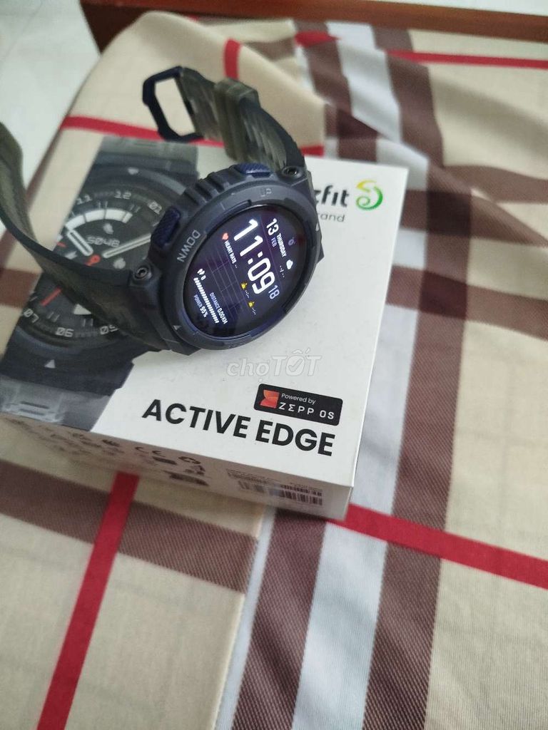 Cần bán đồng hồ Amazfit Active Edge like new