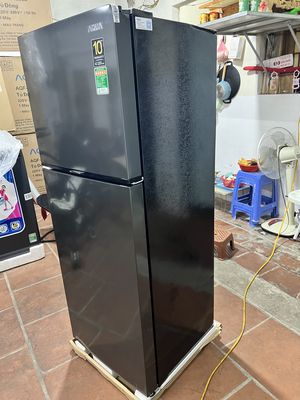 Tủ lạnh AQUA 239 inverter mới 100% bị móp nhẹ