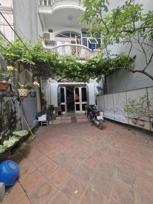 Nhà phố 102 m² · 3 PN · Đường Trung Văn