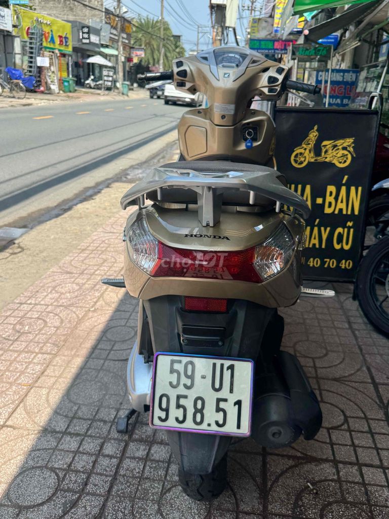 Honda Lead 125 2016 Золотистый