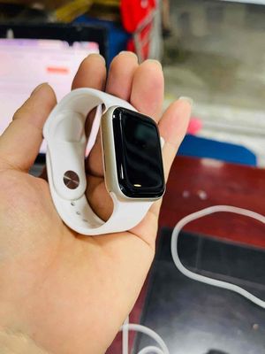 Apple series SE 2023-40mm   cho nữ máy cũ full cmà. Mua bán Thiết bị đeo thông minh tại Quận Hồng Bàng Hải Phòng được đăng bởi nguyễn văn tuân