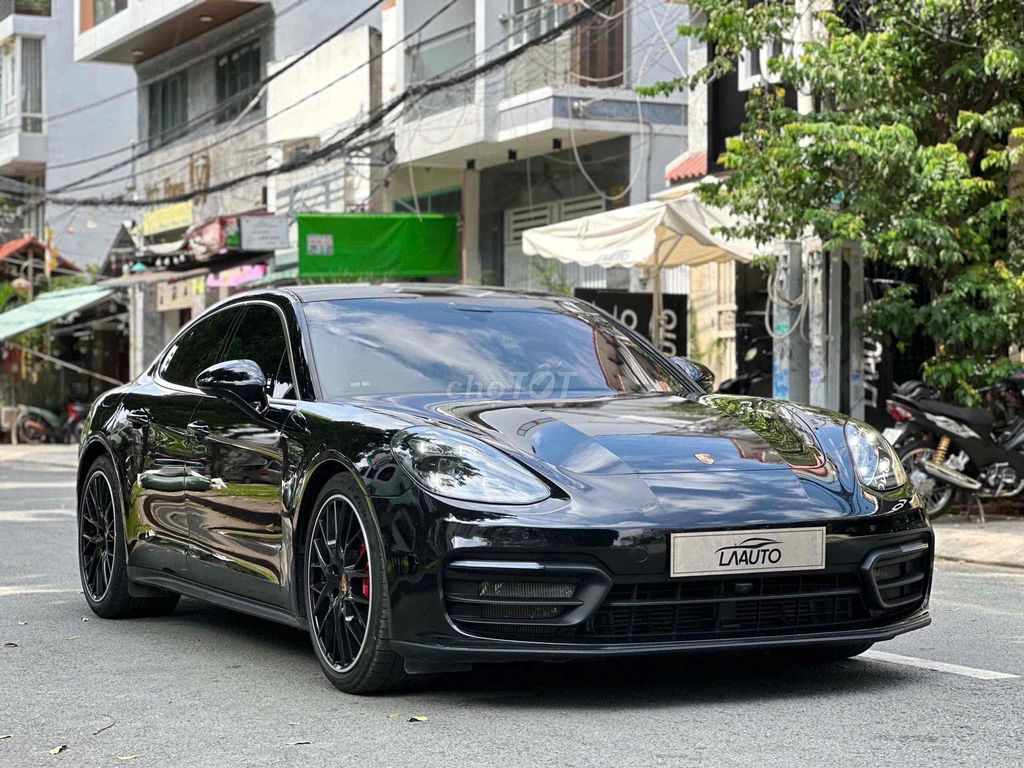 Porsche Panamera model 2019