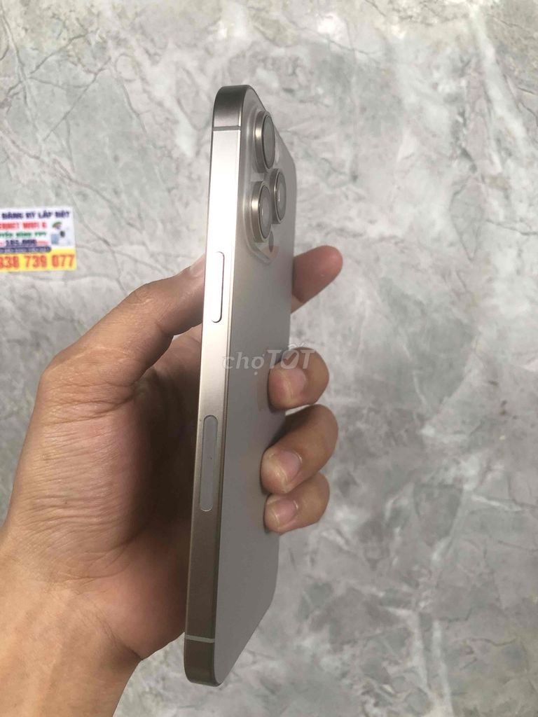 iPhone 15 Pro Max 512GB Bạc Titan 98%. Mua bán Điện thoại tại Quận 12 Tp Hồ Chí Minh được đăng bởi Khánh Trịnh 41 hình 1
