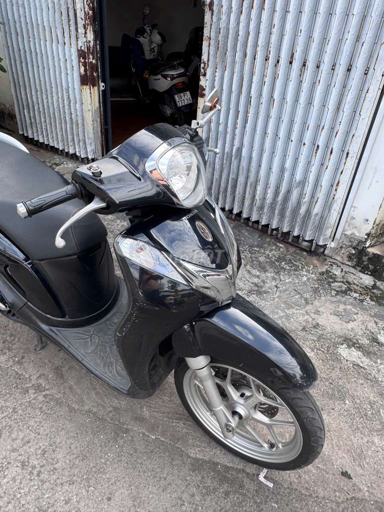 Honda SH Mode Đen. Mua bán Xe máy tại Quận 4 Tp Hồ Chí Minh được đăng bởi HanTai Nguyen hình 1