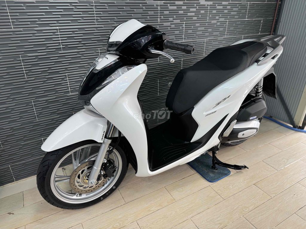 Honda SH160 abs  Đk 1/2025 Trắng Đen Panda Bstp