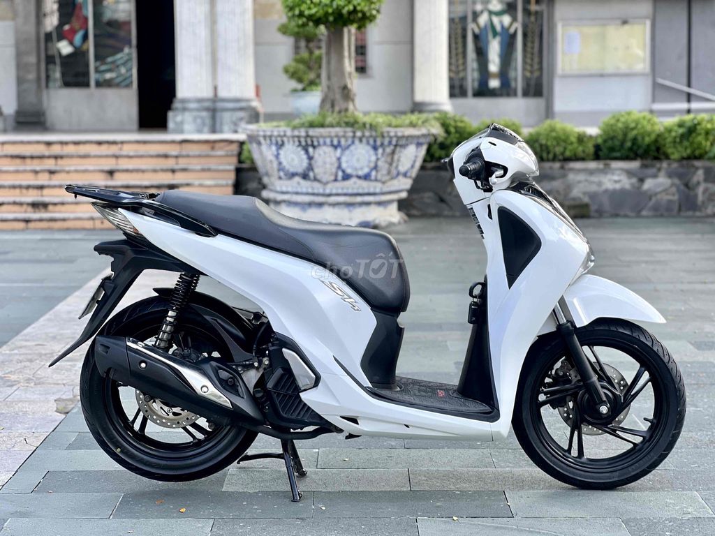 ❤️SH 125 2017 Trắng Sporty BSTP chính chủ có góp. Mua bán Xe máy tại Thành phố Thủ Đức Tp Hồ Chí Minh được đăng bởi Hiếu  hình 5