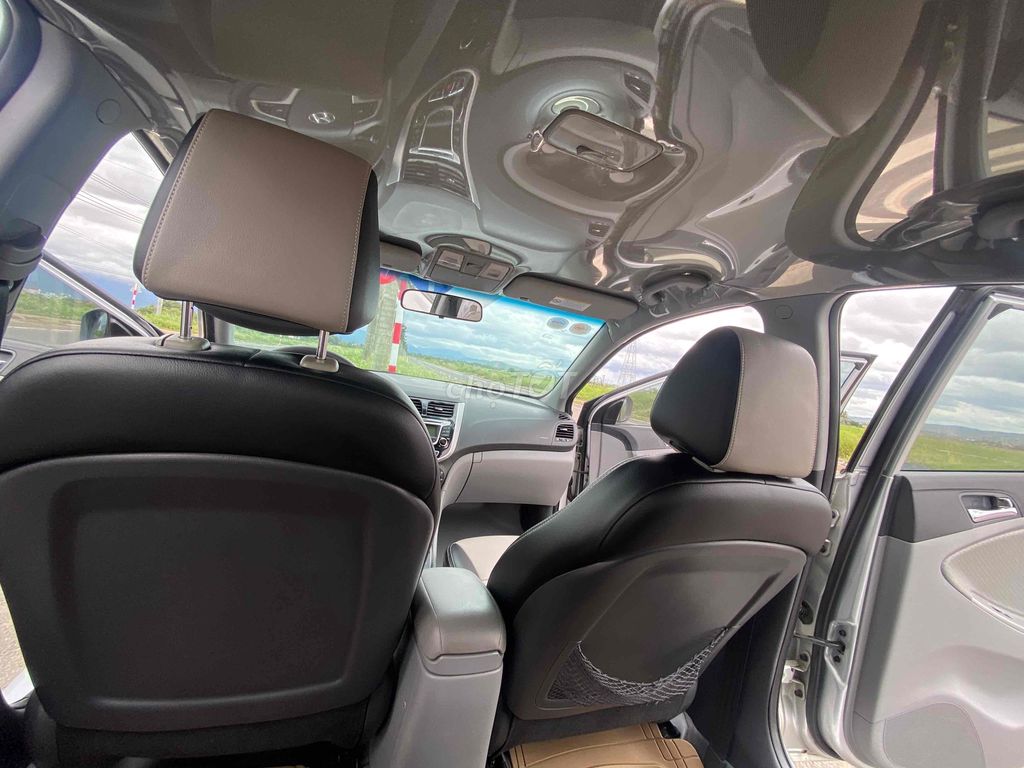 Hyundai Accent 2013 1.4 AT - 82000 km. Mua bán Ô tô tại Huyện Tây Hòa Phú Yên được đăng bởi lê thành chúng hình 12