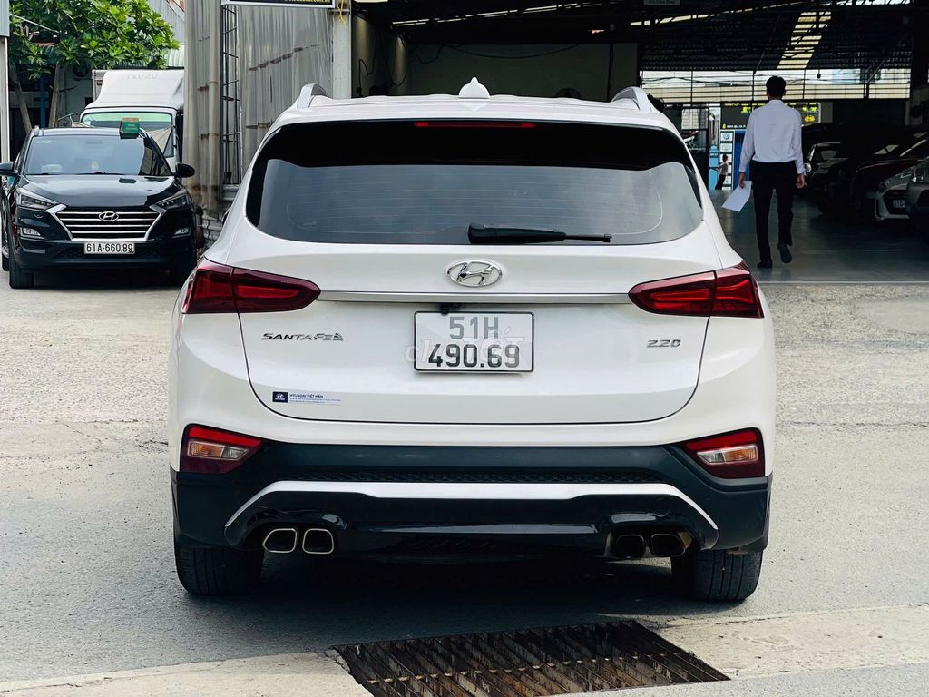 Hyundai Santa Fe Dầu Tiêu chuẩn 2020 đi 53.000km. Mua bán Ô tô tại Thành phố Thủ Đức Tp Hồ Chí Minh được đăng bởi Mr Duy hình 4