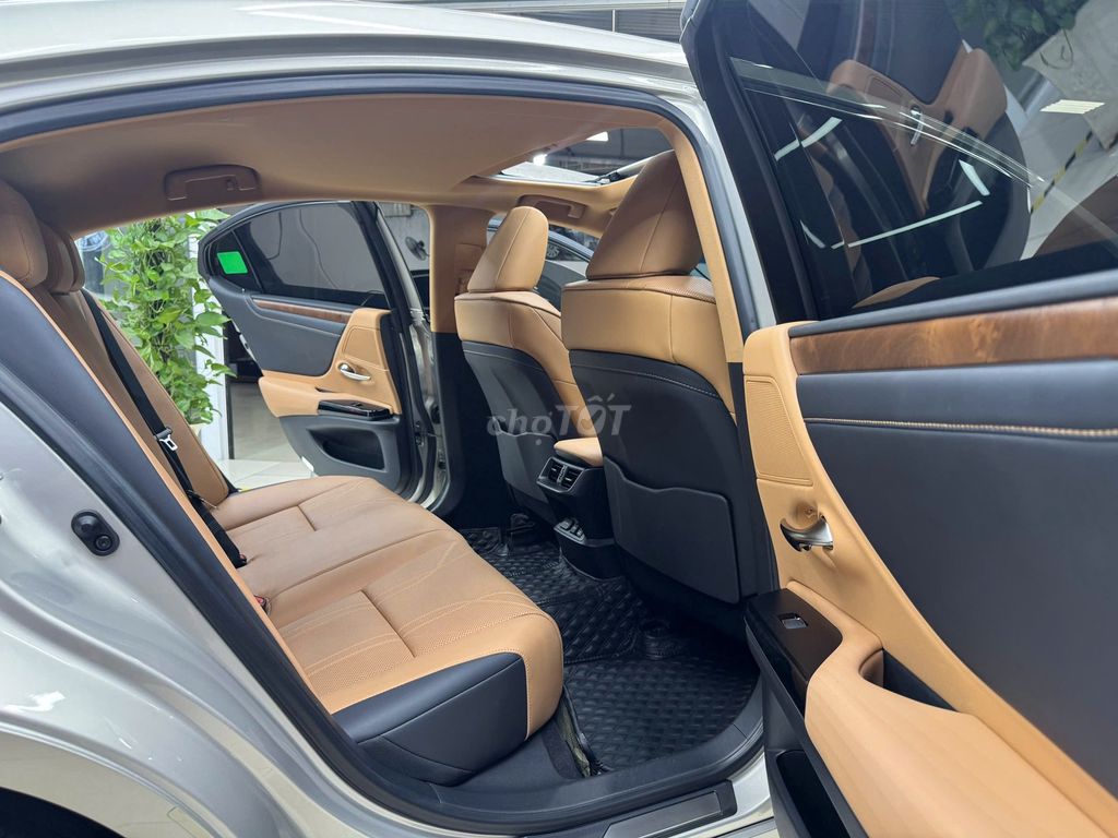 Lexus ES 250 2022 Vàng cát 12000 km. Mua bán Ô tô tại Quận Gò Vấp Tp Hồ Chí Minh được đăng bởi Hải Ô Tô hình 11