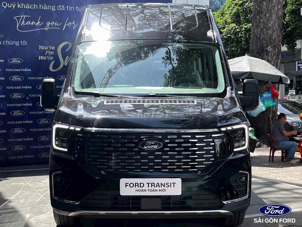 Ford Transit 2024 Premium 16s mới 100%