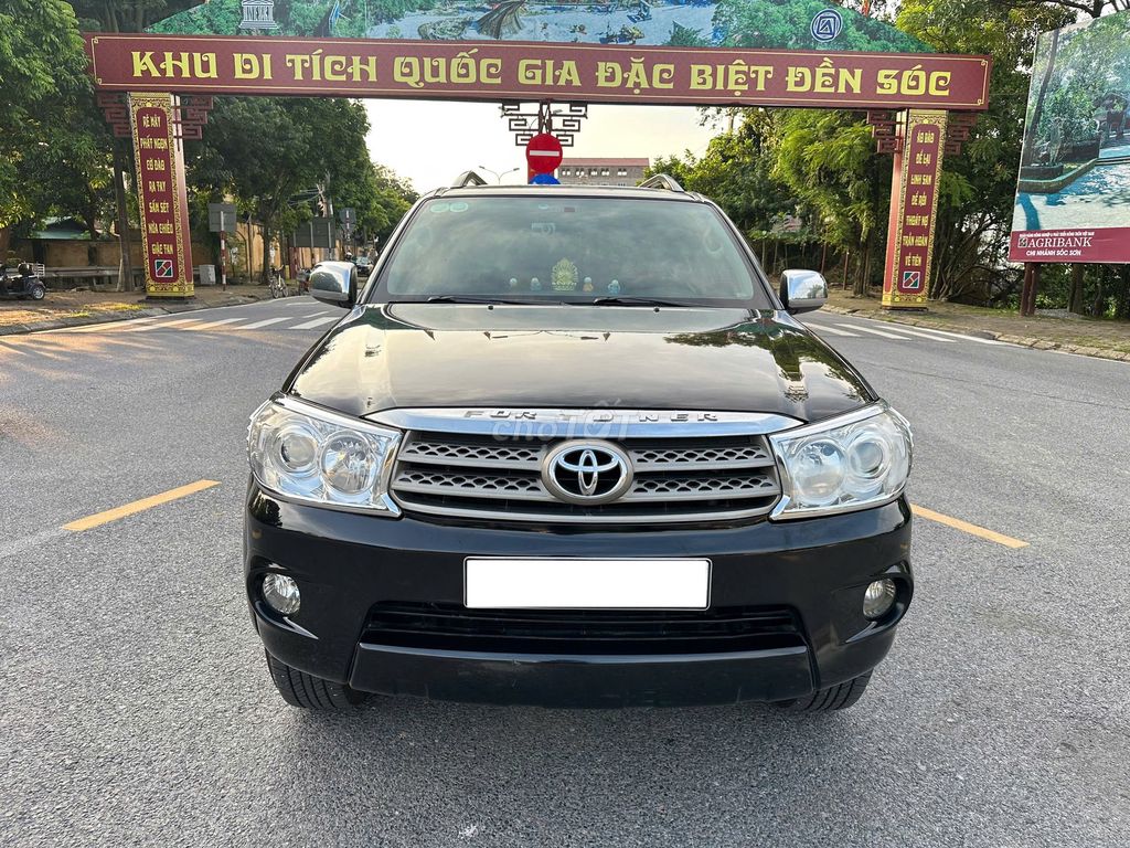 Toyota Fortuner 2.7V 4x4AT cuối 2011 tự động 2 cầu. Mua bán Ô tô tại Huyện Sóc Sơn Hà Nội được đăng bởi Salon Auto Đào Hằng hình 1