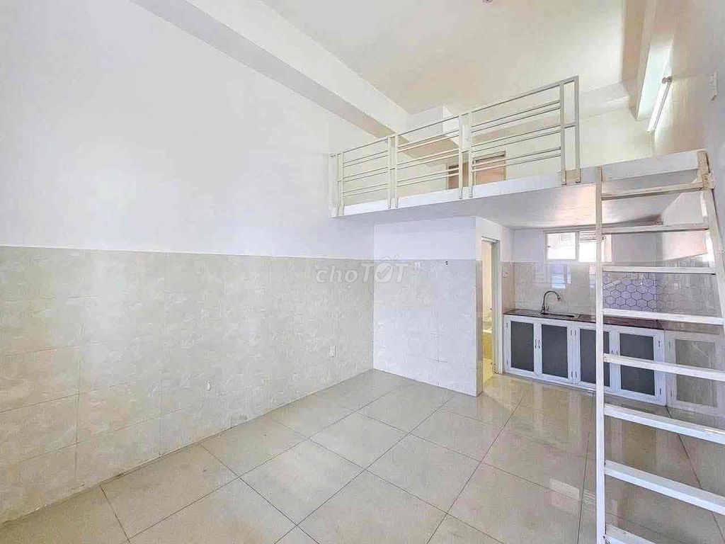 🏡 Lý Phục Man Bình Thuận   📍 Khu vực:  Q.7 HCM  Tiện ích: WC: Riêng, G