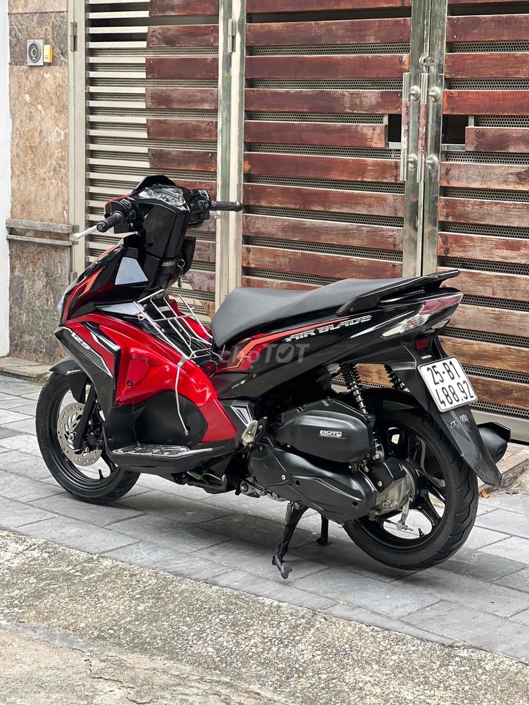 Honda Airblade 125cc 2018 Черно-красный