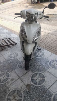 Honda Vision 2012 màu Trắng bstp