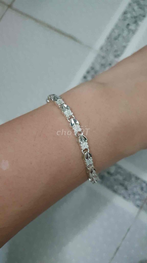 Lắc tay Nữ Bạc. Mua bán Phụ kiện thời trang khác tại Quận 12 Tp Hồ Chí Minh được đăng bởi Phạm Thành Nhân hình 1