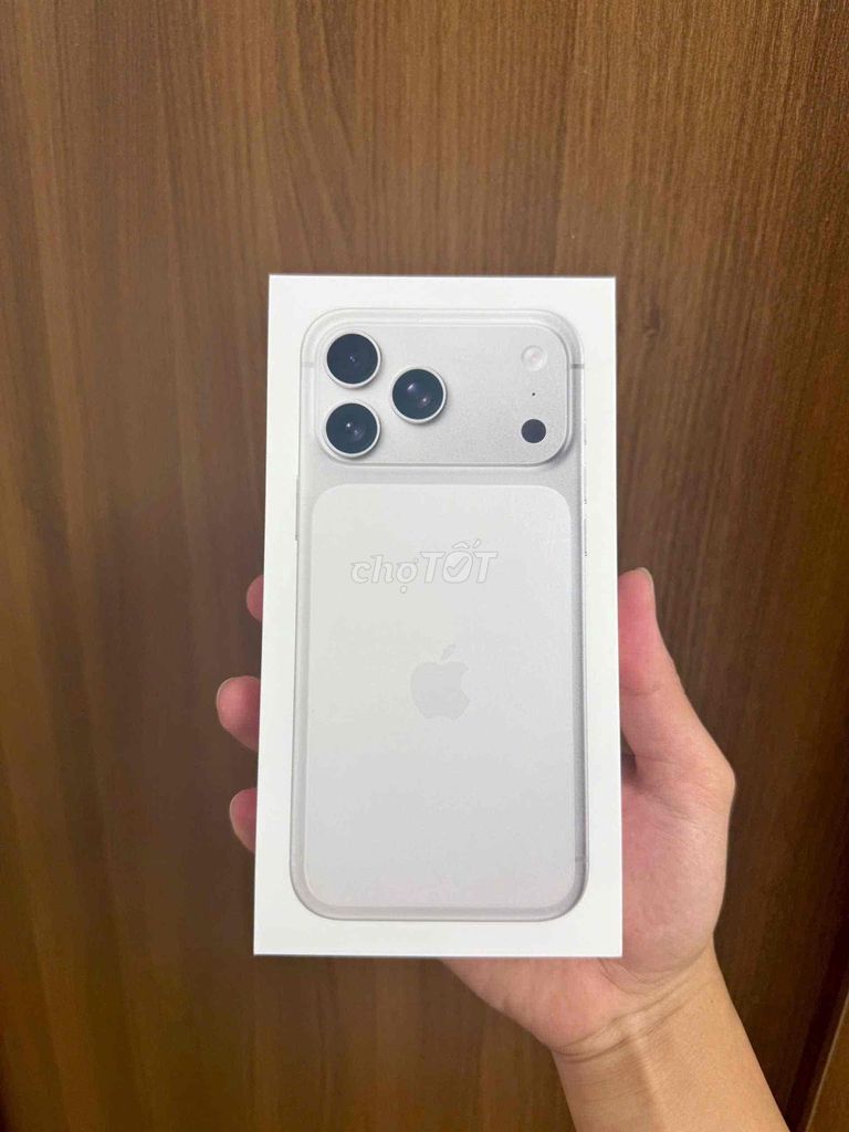 Cần bán 17 pro max new seal. Mua bán Điện thoại tại Quận Sơn Trà Đà Nẵng được đăng bởi hiếu hình 1