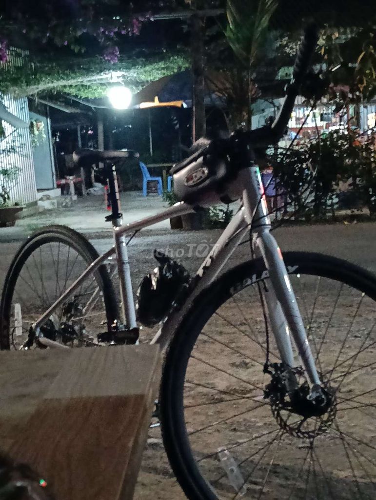 Cần bán xe đạp như hình mua về chạy đc 2 3 lần. Mua bán Xe đạp tại Thị xã Cai Lậy Tiền Giang được đăng bởi nguyen tri hình 3