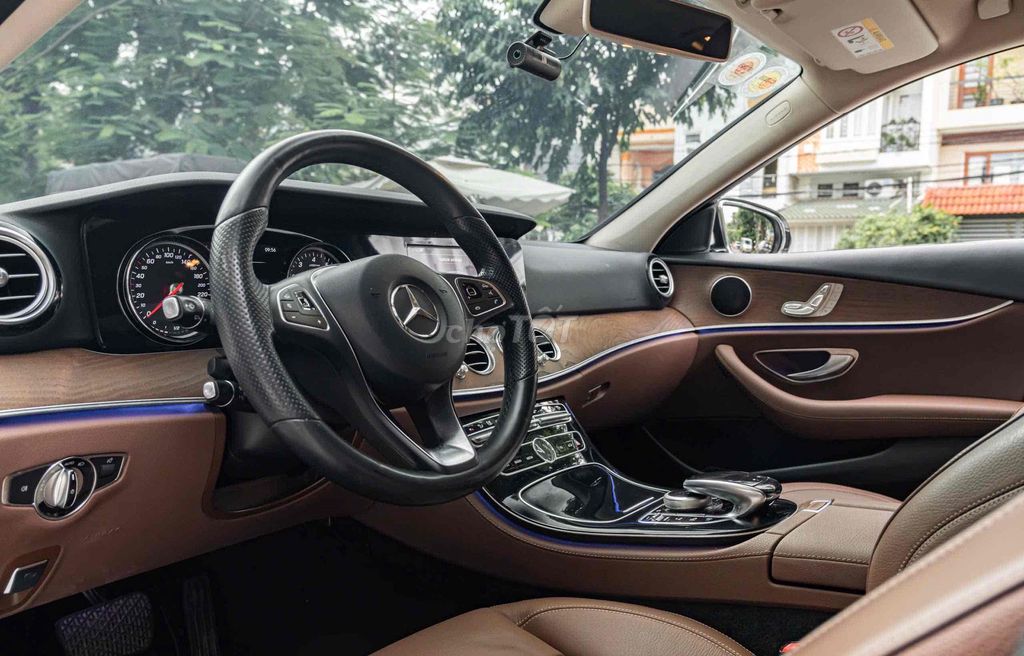 LONG ANH AUTO về Mercedes E200 model 2018. Mua bán Ô tô tại Quận 7 Tp Hồ Chí Minh được đăng bởi LongAnh AuTo  hình 12