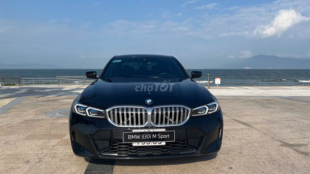 BMW 3 Series 2023 330i M Sport - 36000 km. Mua bán Ô tô tại Quận Liên Chiểu Đà Nẵng được đăng bởi Anh Quy hình 1