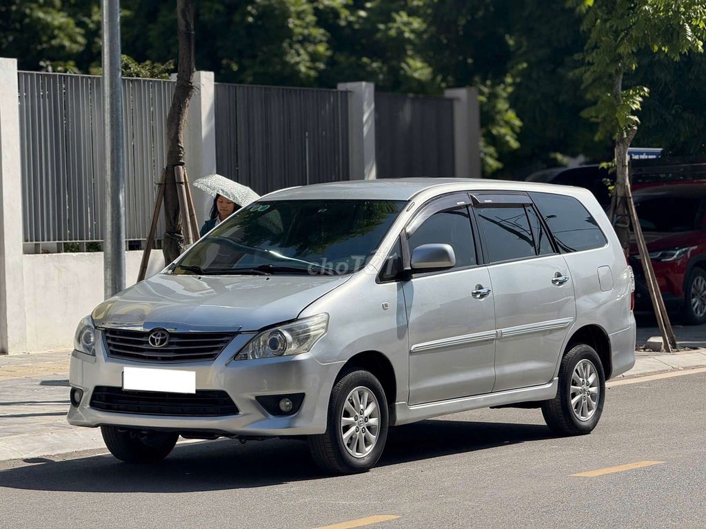 Toyota Innova 2013 2.0 G 100.000 km. Mua bán Ô tô tại Quận Cầu Giấy Hà Nội được đăng bởi ĐẶNG QUANG HUY hình 1