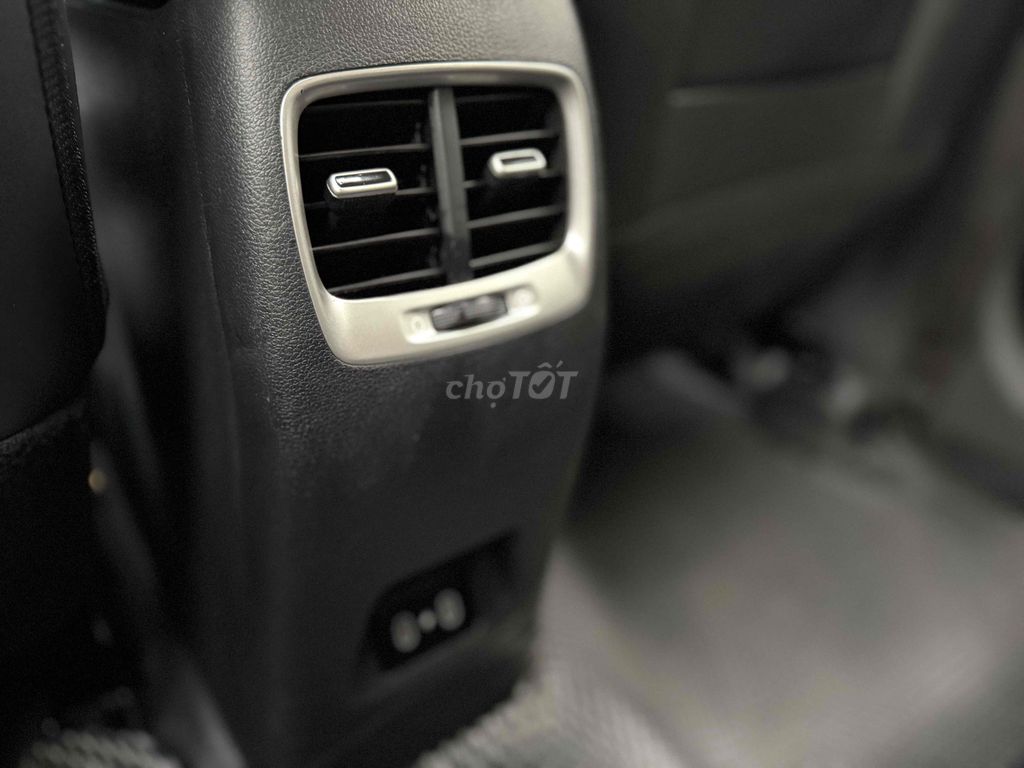 Hyundai Venue 2025 - 10000 km. Mua bán Ô tô tại Quận Nam Từ Liêm Hà Nội được đăng bởi Chính chủ hình 10