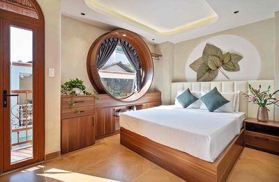 TUYỂN DỤNG LỄ TÂN CA ĐÊM KHÁCH SẠN