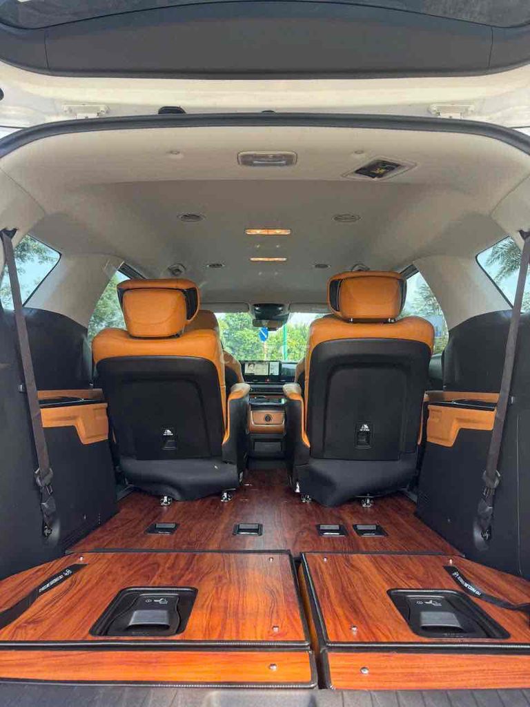 Kia Carnival Luxury 2025 белый 16000 км