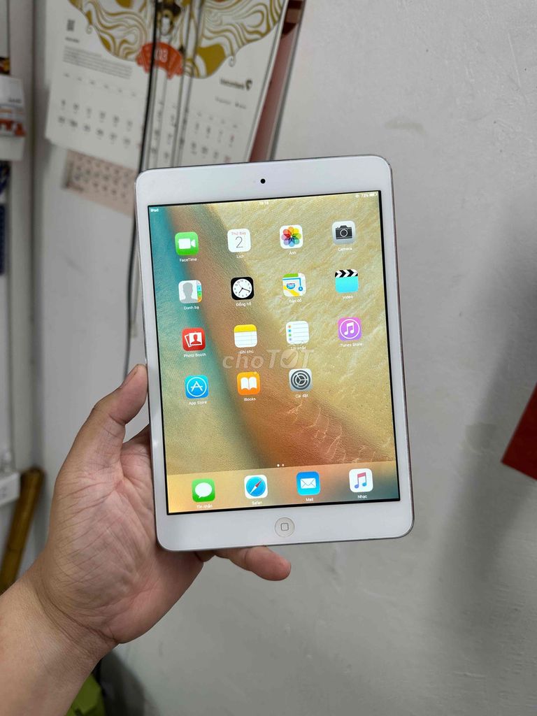 Apple iPad Mini 16GB Bạc sọc màn. Mua bán Máy tính bảng tại Quận Thanh Xuân Hà Nội được đăng bởi Hoàng Huy Đỗ hình 1