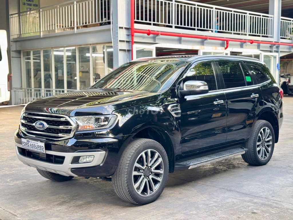 Ford Everest Titanium 2020 4x4 bảo hành 2026 vay70