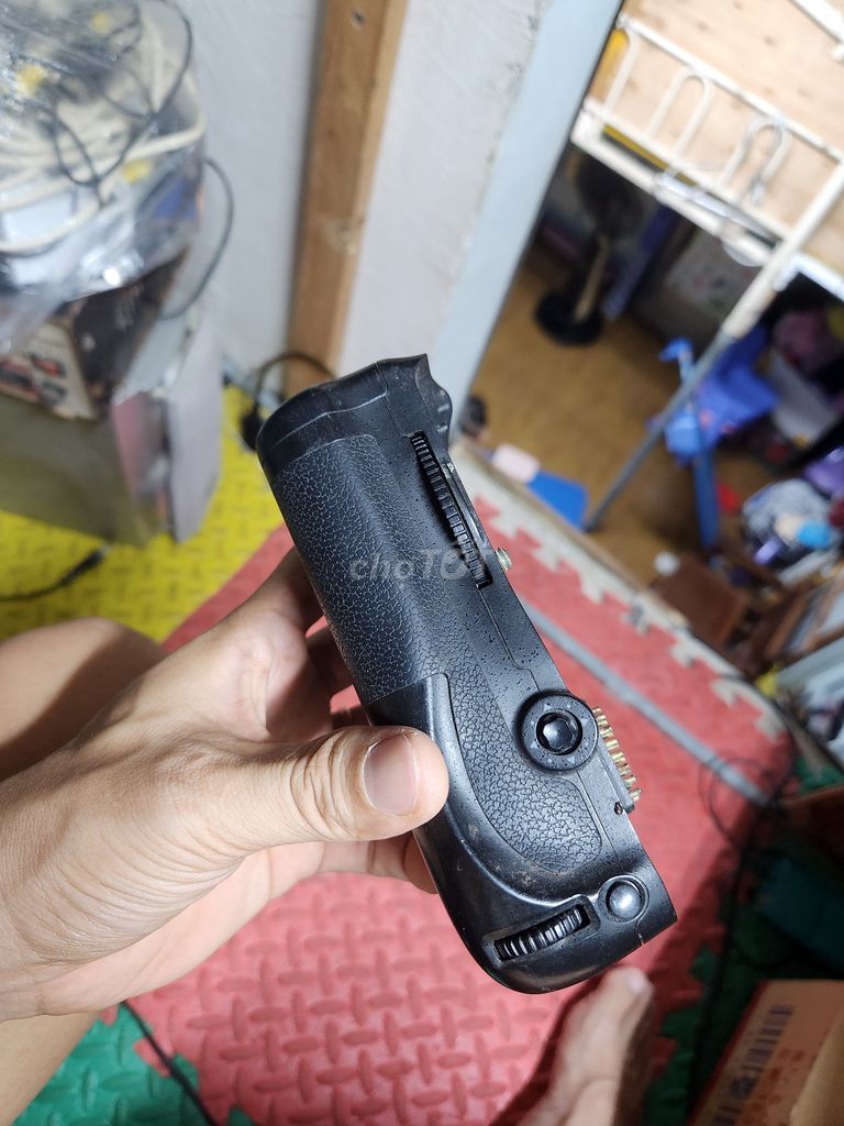Grip máy ảnh Nikon D700. Mua bán Máy ảnh, Máy quay tại Quận Tân Bình Tp Hồ Chí Minh được đăng bởi Thắng hình 1