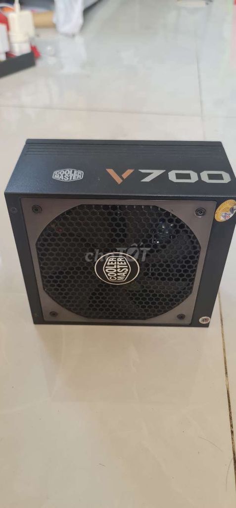 Nguồn máy tính Cooler Master V700 giá 750k