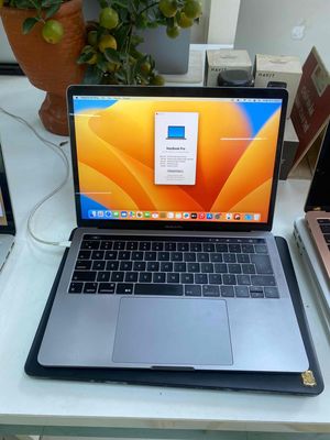Apple MacBook Pro 2019 i5 13.3 inch 16GB/256GB