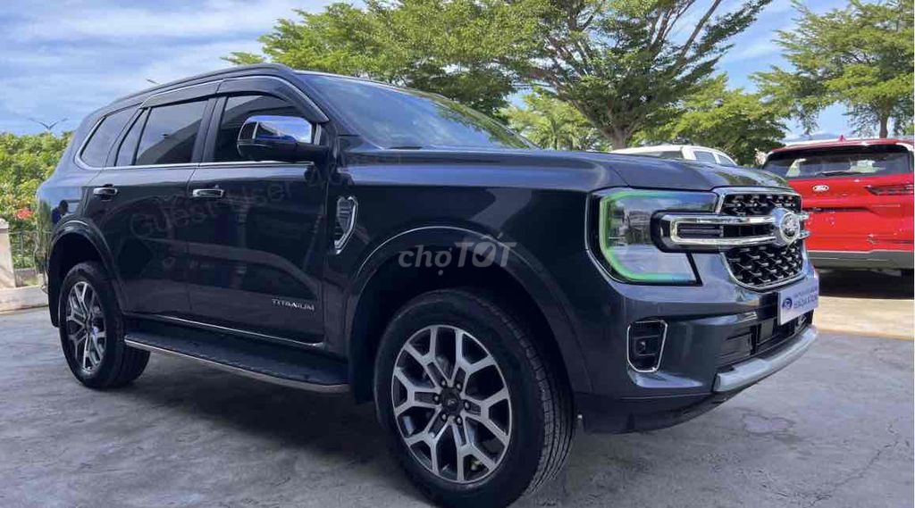 Ford Everest 2022 Titanium 2.0L 4x2 AT - 40000 km. Mua bán Ô tô tại Huyện Ninh Phước Ninh Thuận được đăng bởi Trọng Nam Ford  hình 3
