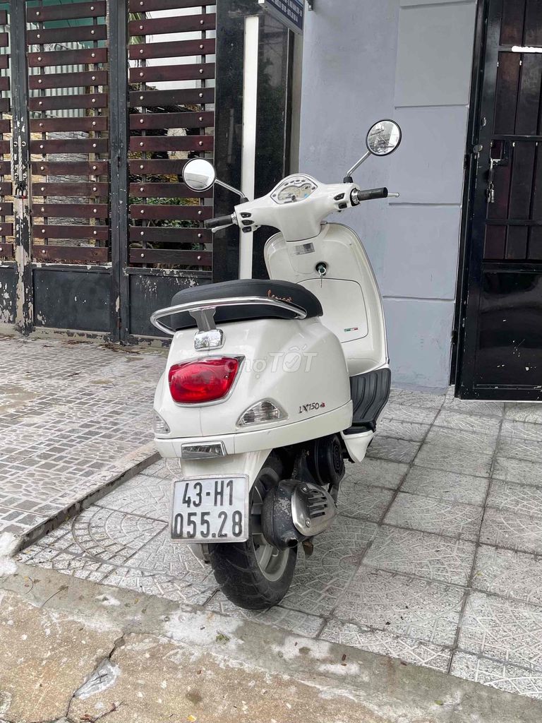 Vespa Lx150 Fi 2012 trắng ngọc trinh. Mua bán Xe máy tại Quận Ngũ Hành Sơn Đà Nẵng được đăng bởi Mr H hình 4