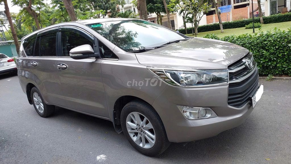 Xe Innova gia đình màu nâu đồng đời 2019. Mua bán Ô tô tại Quận Gò Vấp Tp Hồ Chí Minh được đăng bởi Anh Danh hình 1
