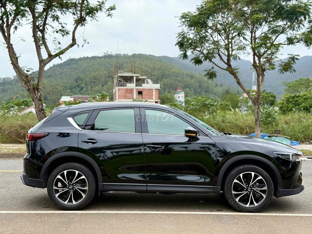 Mazda CX-5 2023 Luxury Đen 16.000km. Mua bán Ô tô tại Quận Sơn Trà Đà Nẵng được đăng bởi Thành Đạt Auto hình 4