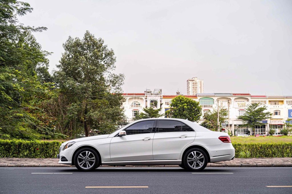 E250_Model_2015 màu trắng xe sang giá rẻ siêu đẹp. Mua bán Ô tô tại Quận 7 Tp Hồ Chí Minh được đăng bởi Dương Phương hình 3