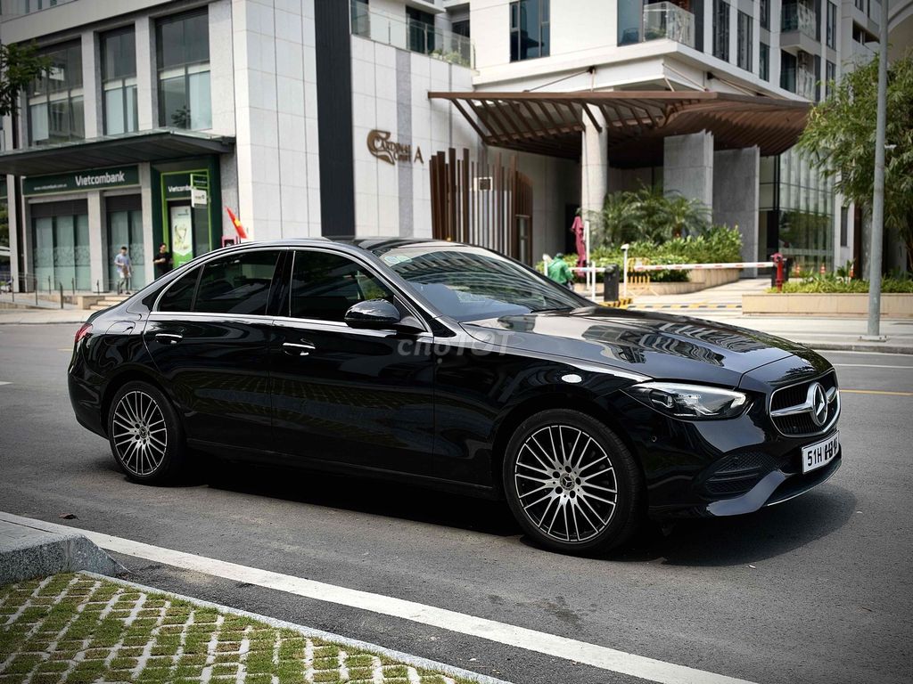 Mercedes-Benz C200 Avantgarde Plus 2022 Бензин