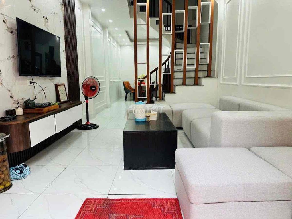 Аренда дома целиком на улице Dao Tan, Ba Dinh, 50м², 4 этажа, 5 спален, 15 млн