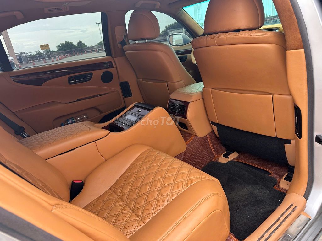 Lexus LS 20***9 km. Mua bán Ô tô tại Quận Tân Phú Tp Hồ Chí Minh được đăng bởi sin hình 13