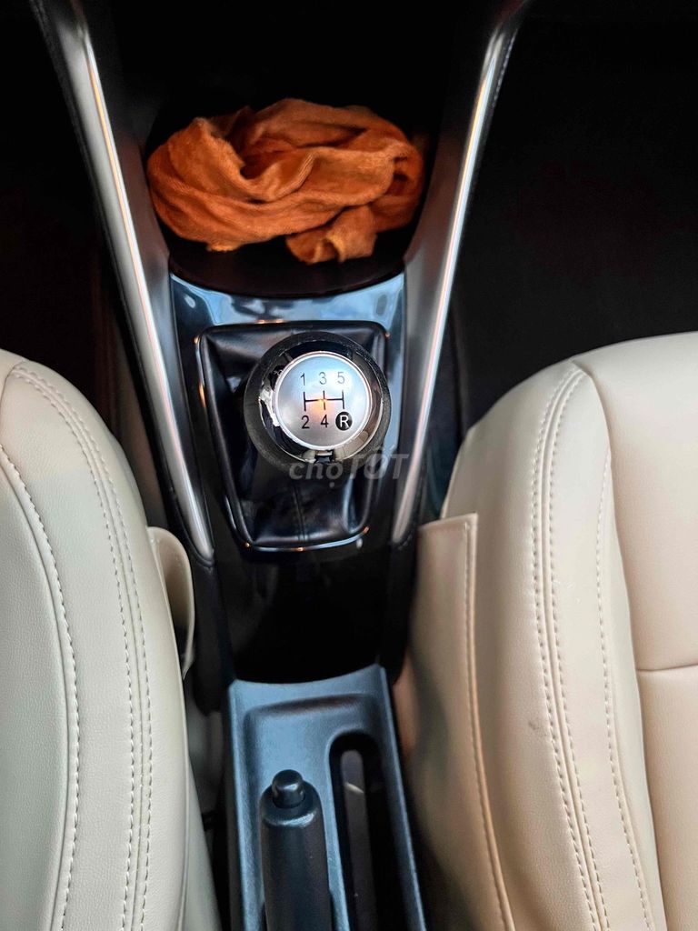 Toyota Vios E MT 2019 механика песочный