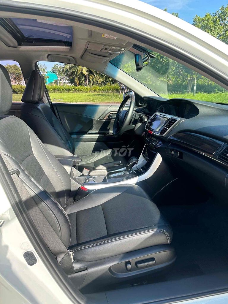 Honda Accord 2017 2.4 AT. Mua bán Ô tô tại Quận Cẩm Lệ Đà Nẵng được đăng bởi Nguyễn Duy hình 10