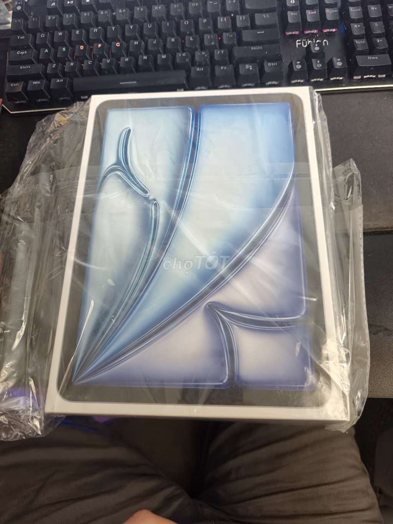 Apple iPad Air M4 128GB Xanh Wifi. Mua bán Máy tính bảng tại Quận Tân Bình Tp Hồ Chí Minh được đăng bởi Tân hình 1