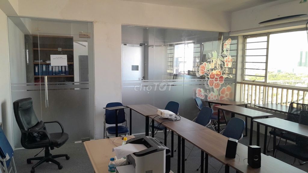 Văn phòng 50m2 tại Thành Thái cho thuê chỉ 9tr